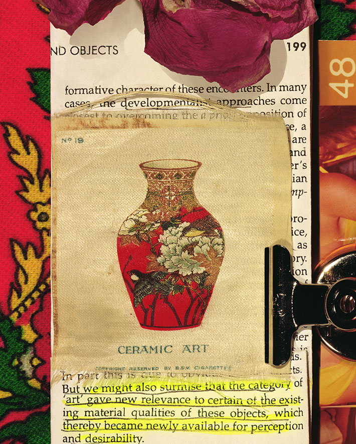 Sara Cwynar, Tobacco Silk 1 (Ceramic Art), 2020, aus der Serie: Tobacco Silk