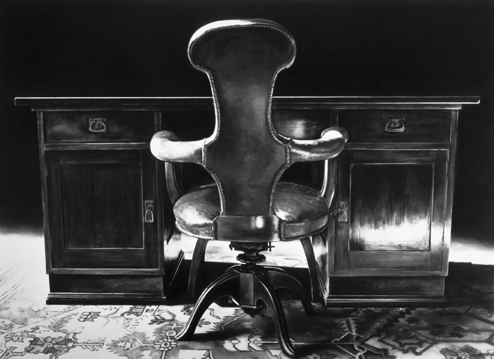 Robert Longo, Untitled. (Freud's Desk and Chair, Study Room, 1938), 2002, aus der Serie: The Freud Cycle