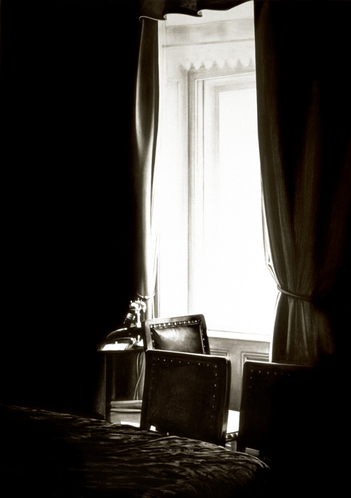 Robert Longo, Untitled. (Drapes and Telephone, 1938), 2002, aus der Serie: The Freud Cycle