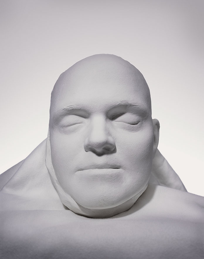 Andreas Mühe, Beate weiss, 2023, aus der Serie: RAFNSU, 2023 fortlaufend