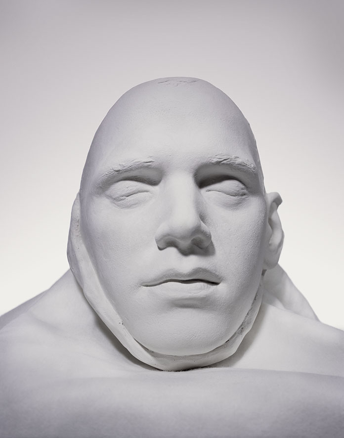 Andreas Mühe, Uwe II weiss, 2023, aus der Serie: RAFNSU, 2023 fortlaufend