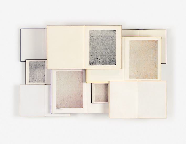 Claudia Angelmaier, White Numbers, 2007/2019, aus der Serie: White Square